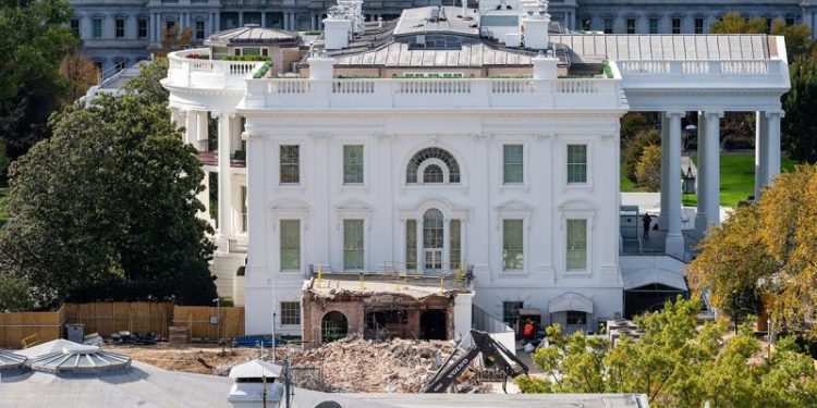 Preservation group sues Trump administration over White House ballroom project